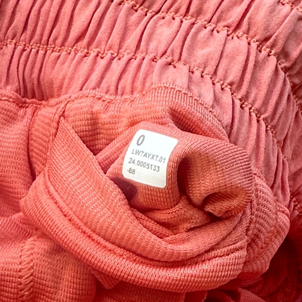 Lululemon Hotty Hot High Rise 4" Shorts Sunny Coral Size 0 Running Athletic - Picture 2 of 4